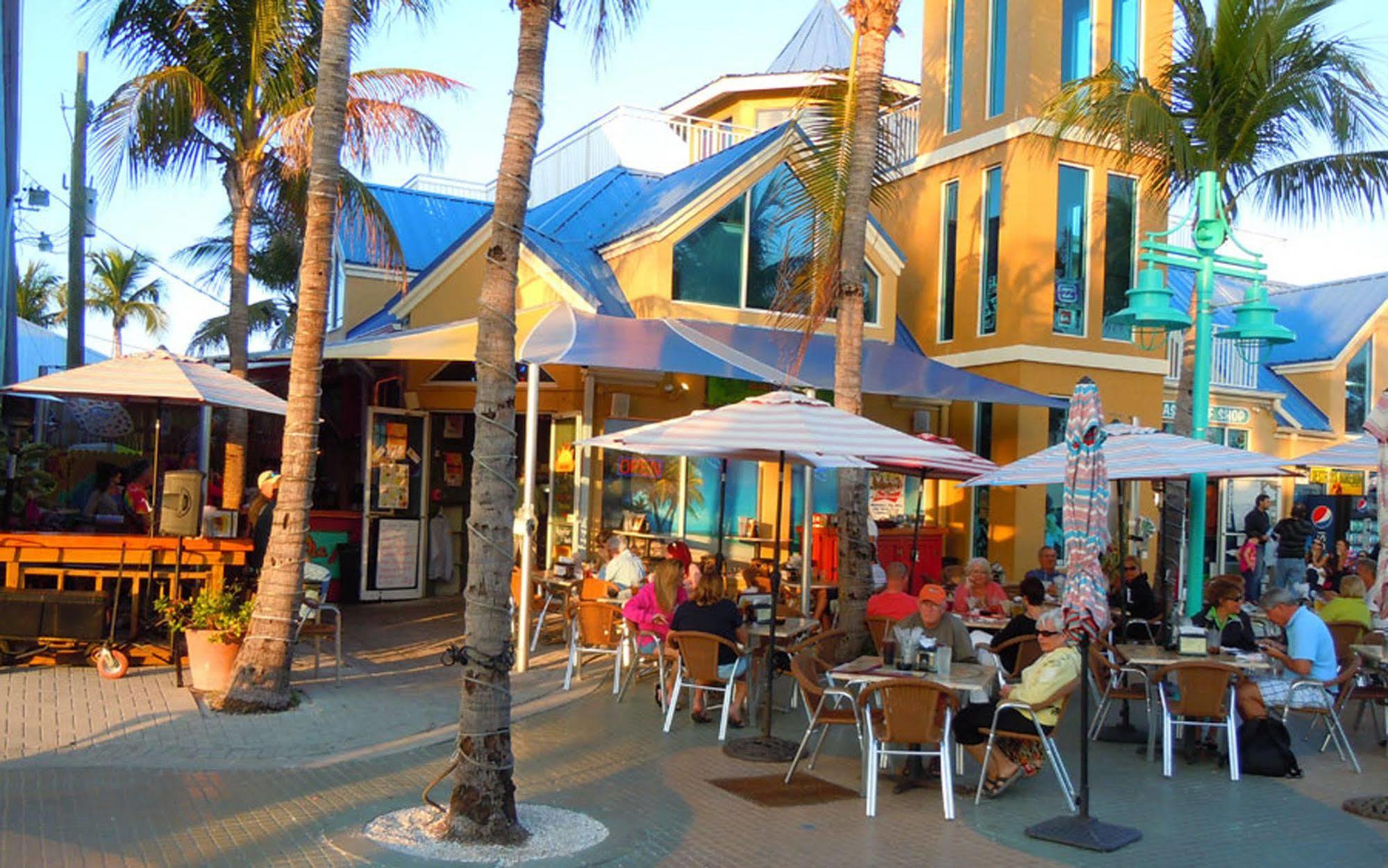Manatee Bay Inn Fort Myers Beach Bagian luar foto