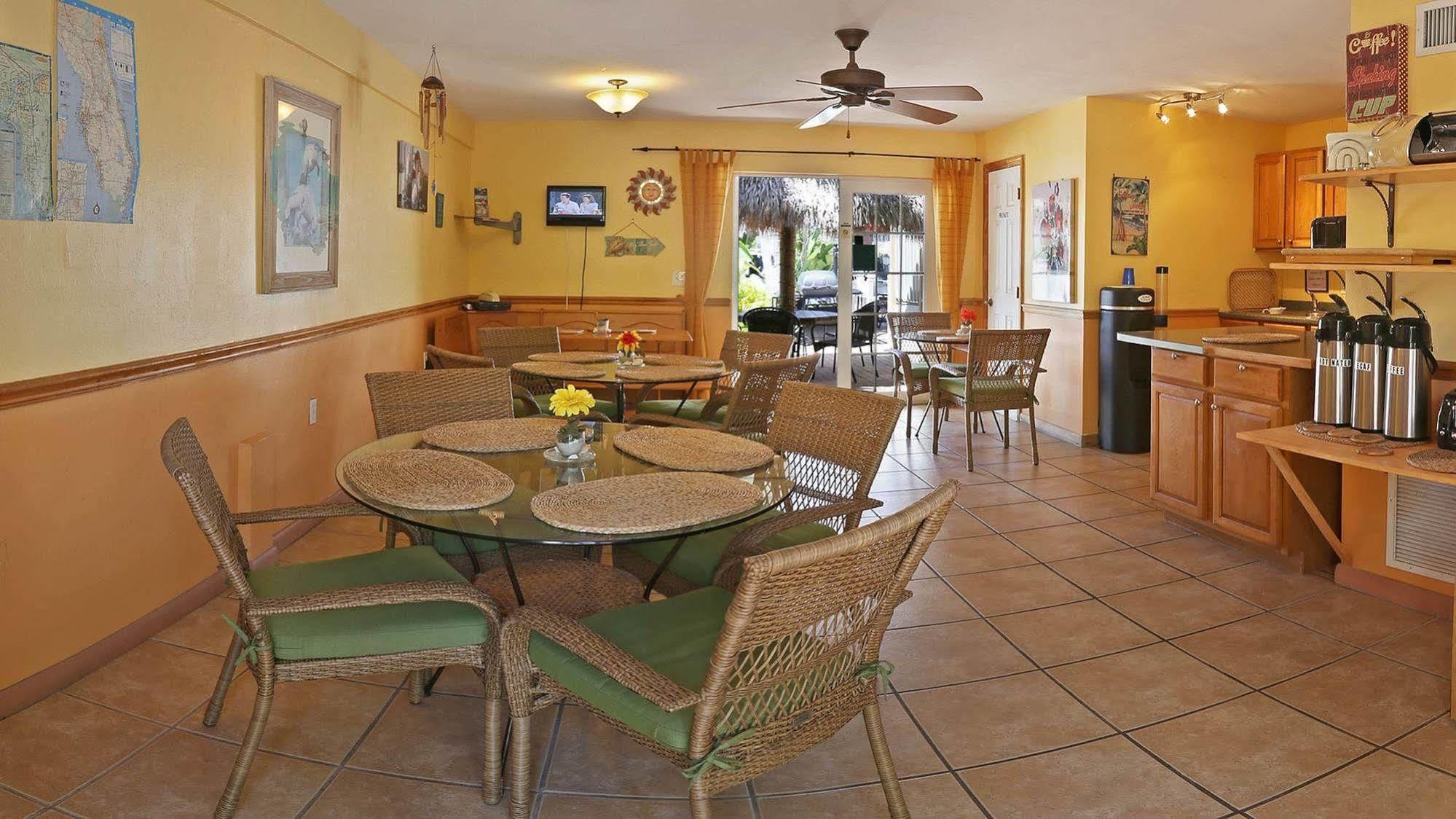 Manatee Bay Inn Fort Myers Beach Bagian luar foto