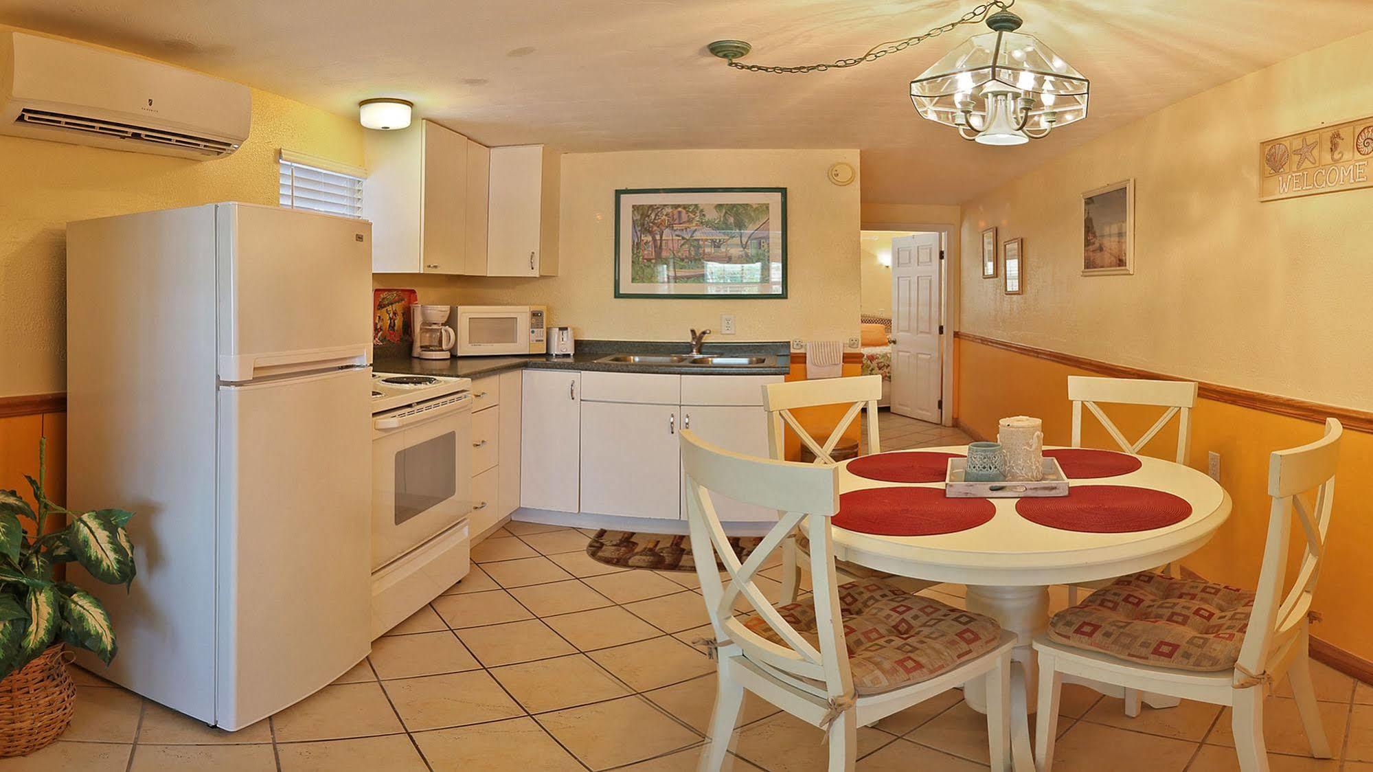 Manatee Bay Inn Fort Myers Beach Bagian luar foto